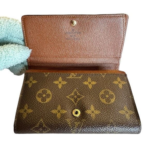 127 Louis Vuitton Monogram Porte Monnaie Tresor Bifold Wallet - Picture 6 of 16